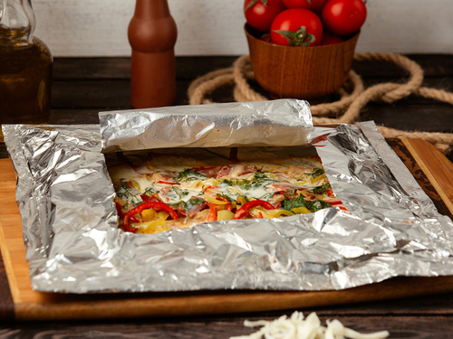 Papel film o de aluminio, ¿qué es mejor para conservar las frutas y las verduras? Papel film o de aluminio, ¿qué es mejor para conservar las frutas y las verduras?