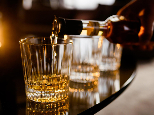 Beber alcohol de forma habitual aumenta el riesgo de daño neuronal Beber alcohol de forma habitual aumenta el riesgo de daño neuronal