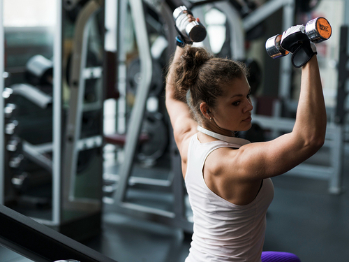 Brazos más firmes: 5 ejercicios de bajo impacto para tonificar sin agotarte Brazos más firmes: 5 ejercicios de bajo impacto para tonificar sin agotarte